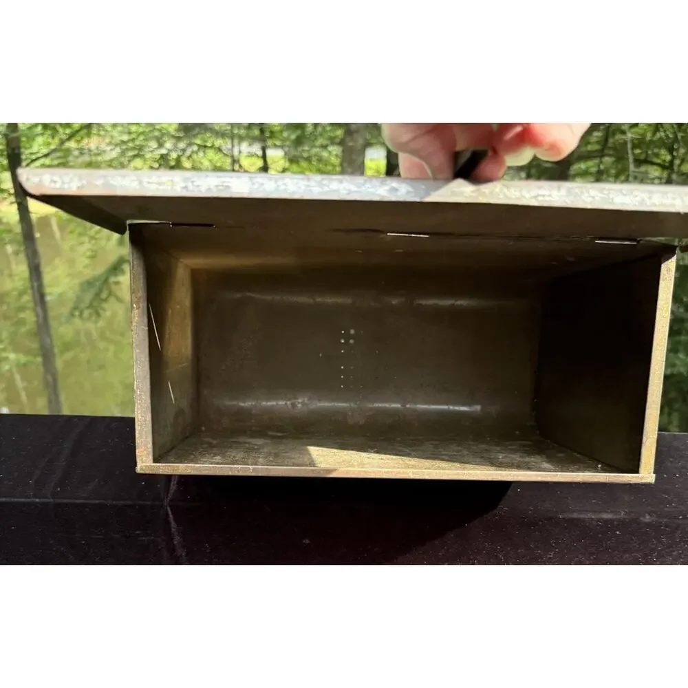 Vintage 1950’s Ransburg Metal Bread Box Locking Lid All Original